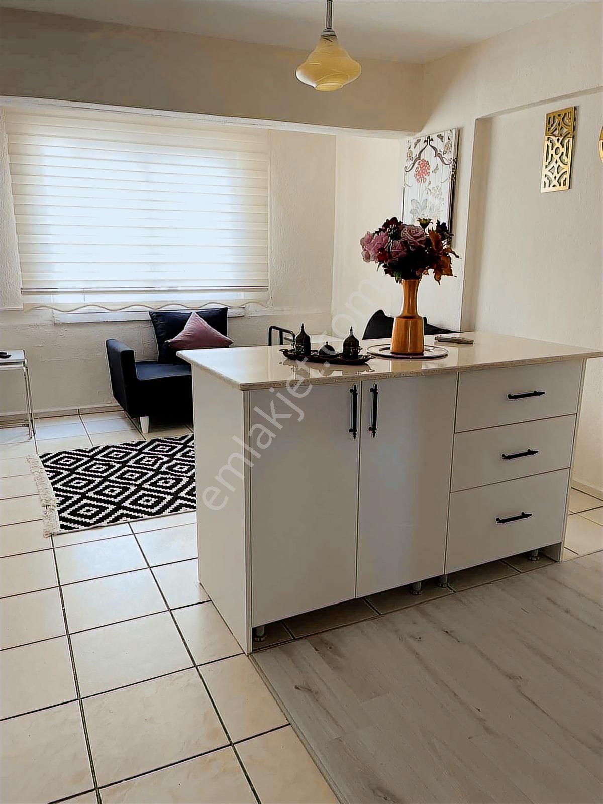 Merkezde Denize Yürüme Mesafesinde 3+1 Eşyalarıyla Satılık Daire - Görsel 9