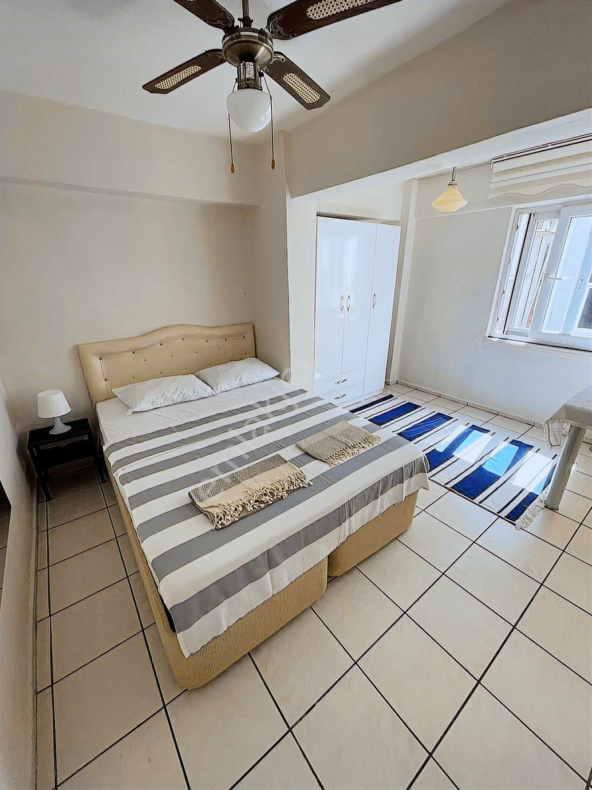 Merkezde Denize Yürüme Mesafesinde 3+1 Eşyalarıyla Satılık Daire - Görsel 2