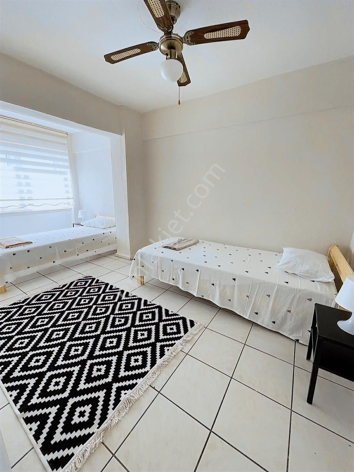 Merkezde Denize Yürüme Mesafesinde 3+1 Eşyalarıyla Satılık Daire - Görsel 5