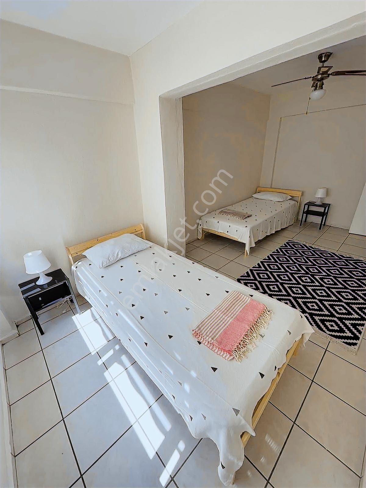 Merkezde Denize Yürüme Mesafesinde 3+1 Eşyalarıyla Satılık Daire - Görsel 6