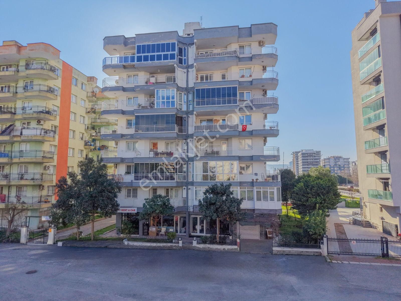 Bayraklı Osmangazide Merkezi Lokasyonda Satılık Dükkan