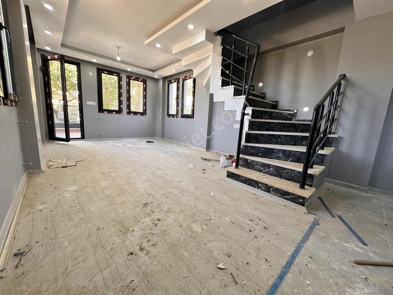 Mega Yapıdan Yeniçiftlikte İskanlı Deniz Manzaralı 3+1 Lüx Villa - Görsel 11