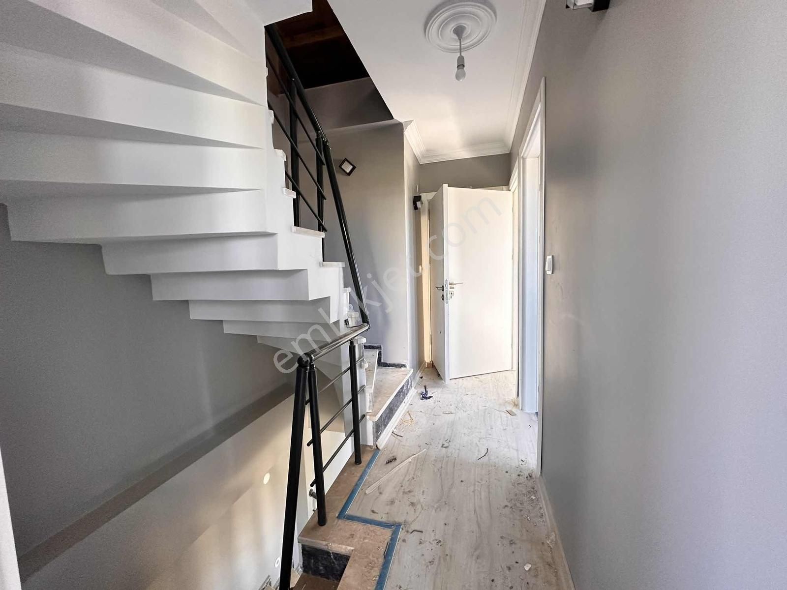 Mega Yapıdan Yeniçiftlikte İskanlı Deniz Manzaralı 3+1 Lüx Villa - Görsel 15