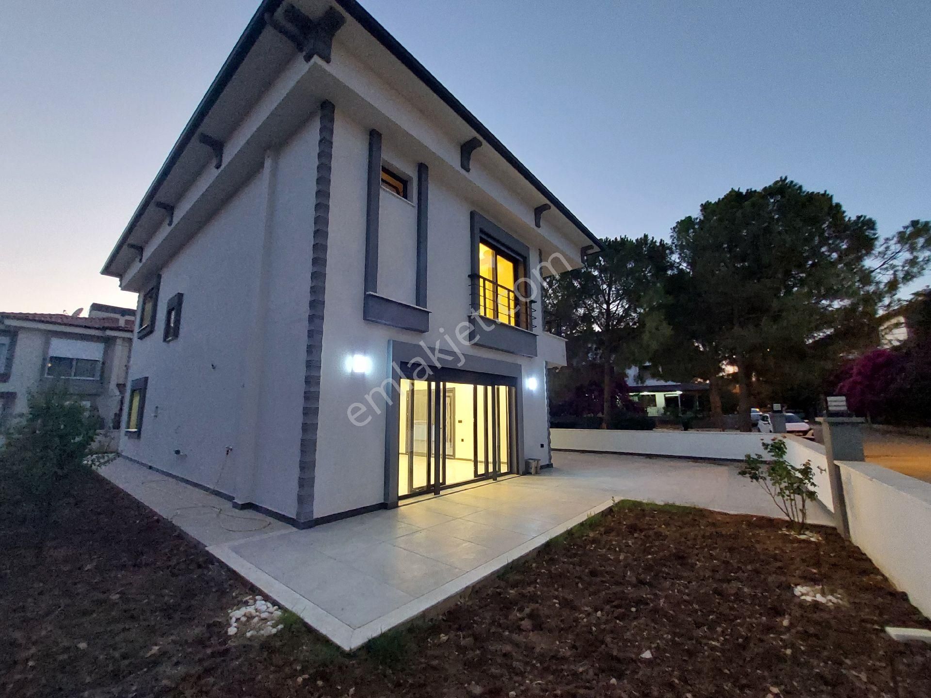 4+1 Denize 100m Müstakil Muhteşem Villa Ayrı Mutfak Giriş Katta Oda +dev - Görsel 6