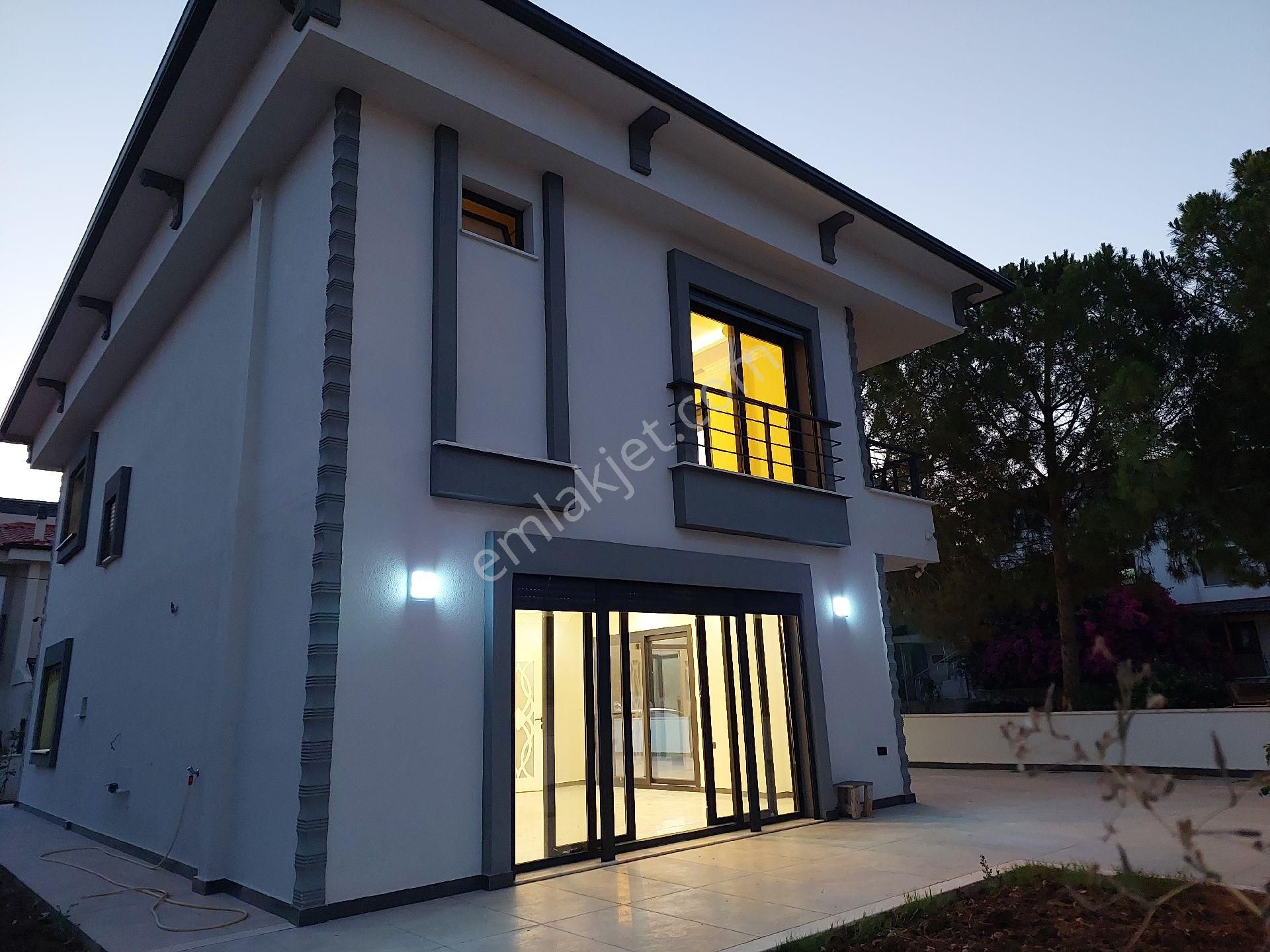 4+1 Denize 100m Müstakil Muhteşem Villa Ayrı Mutfak Giriş Katta Oda +dev - Görsel 3