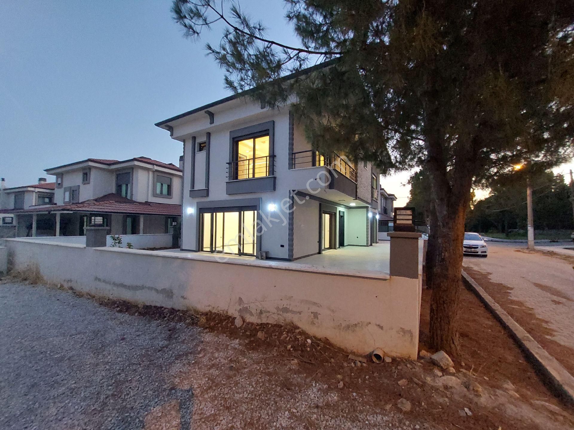 4+1 Denize 100m Müstakil Muhteşem Villa Ayrı Mutfak Giriş Katta Oda +dev - Görsel 4