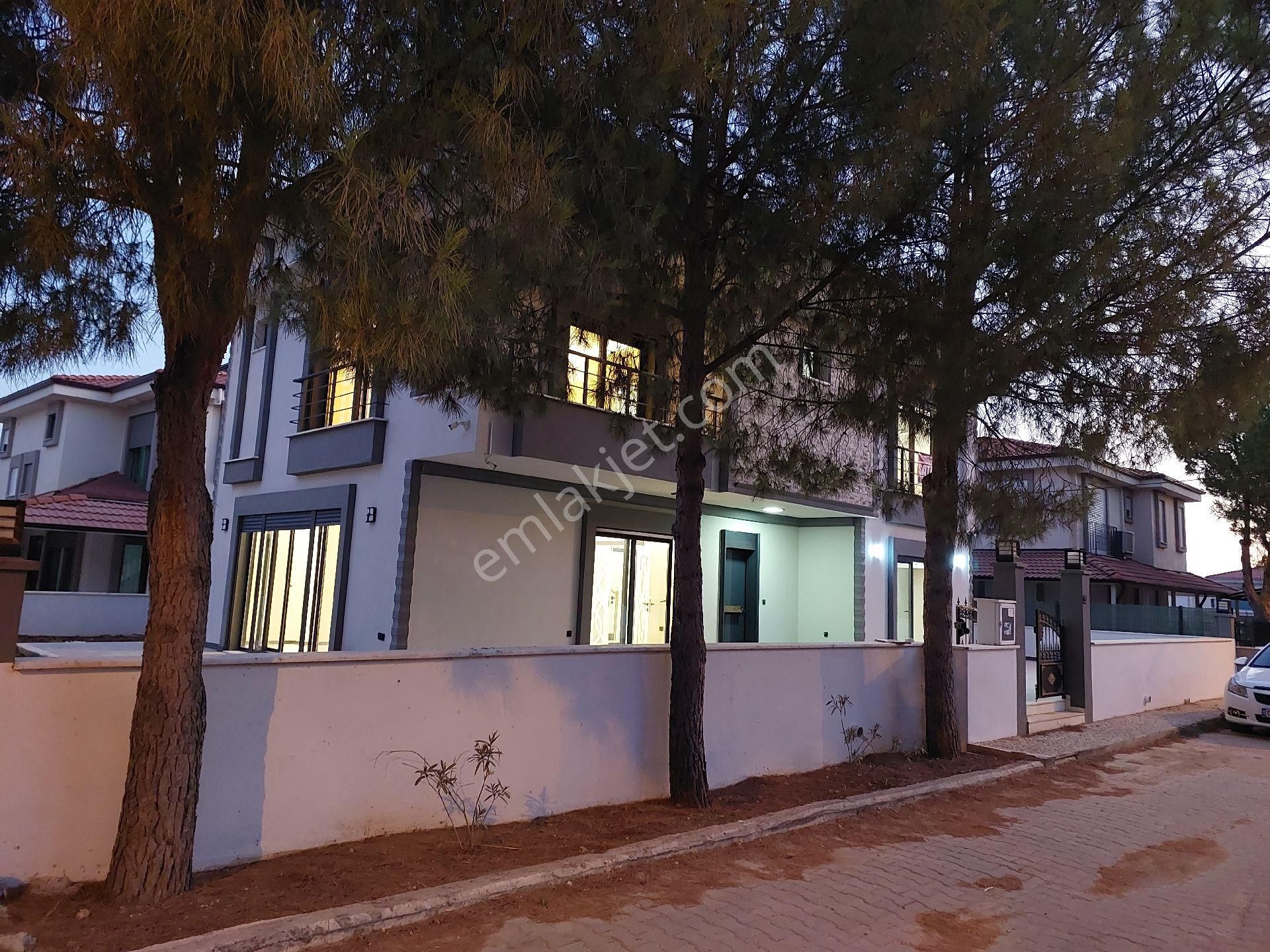 4+1 Denize 100m Müstakil Muhteşem Villa Ayrı Mutfak Giriş Katta Oda +dev - Görsel 5