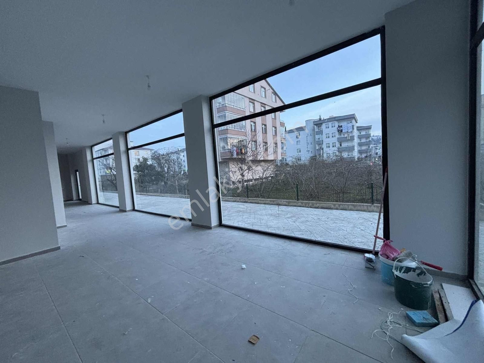 Cumhuriyet Mahallesinde Anayola Yakın Kiralık Dükkan Fırsatı - Görsel 12