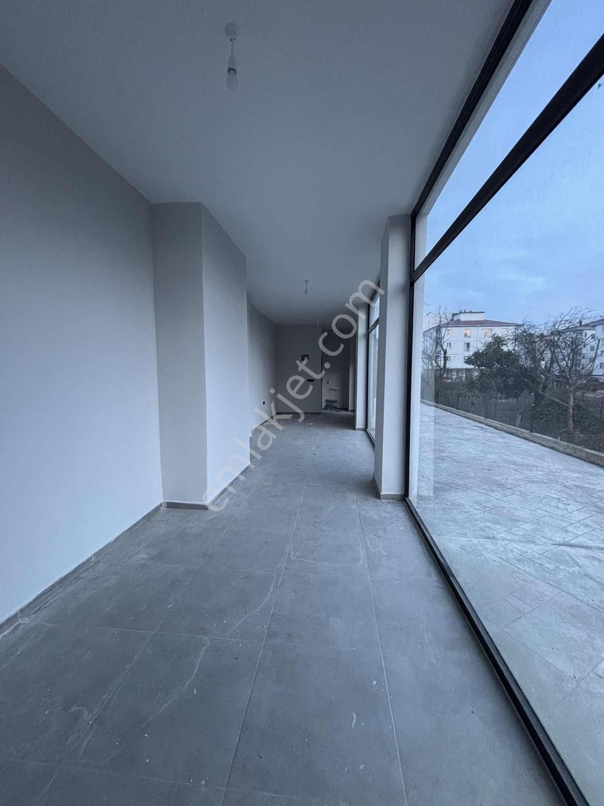 Cumhuriyet Mahallesinde Anayola Yakın Kiralık Dükkan Fırsatı - Görsel 3