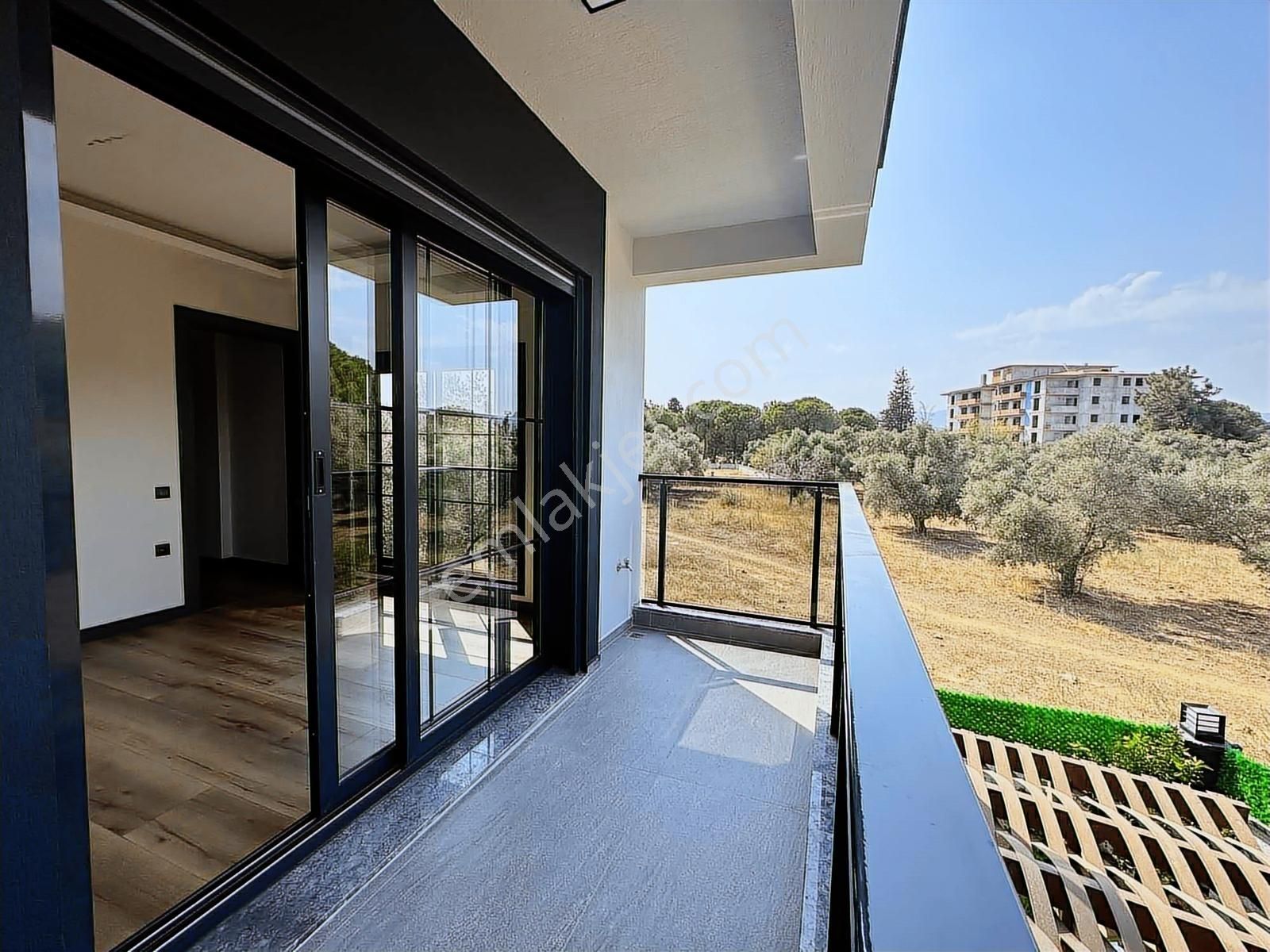 Q'zen Den Kemalpaşa Mahallesinde Geniş Lüks Sıfır 4+1 Villa - Görsel 22