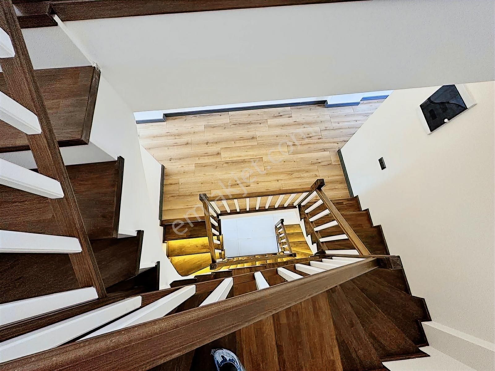 Q'zen Den Kemalpaşa Mahallesinde Geniş Lüks Sıfır 4+1 Villa - Görsel 3