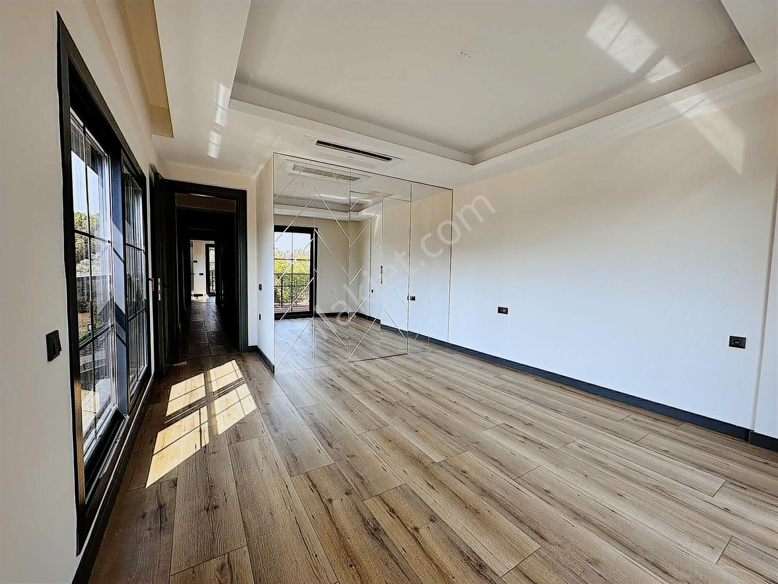 Q'zen Den Kemalpaşa Mahallesinde Geniş Lüks Sıfır 4+1 Villa - Görsel 11