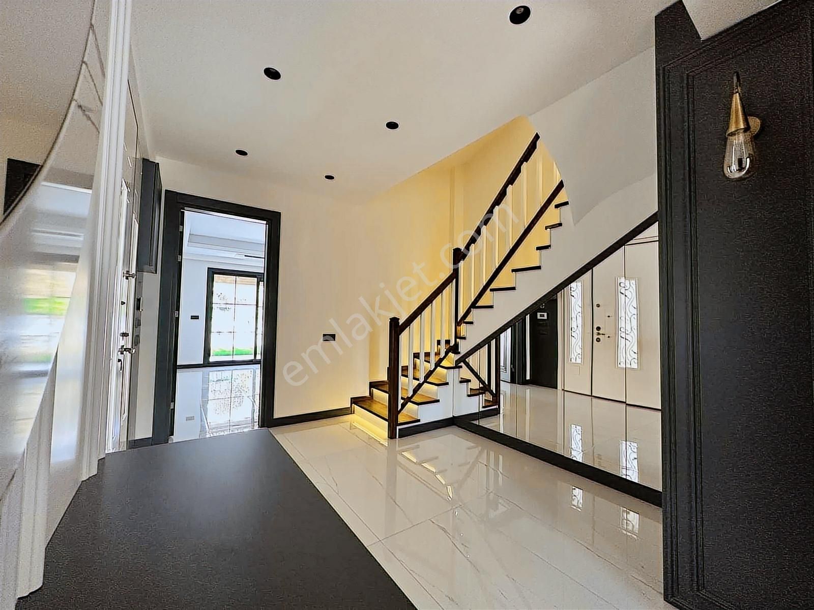 Q'zen Den Kemalpaşa Mahallesinde Geniş Lüks Sıfır 4+1 Villa - Görsel 24