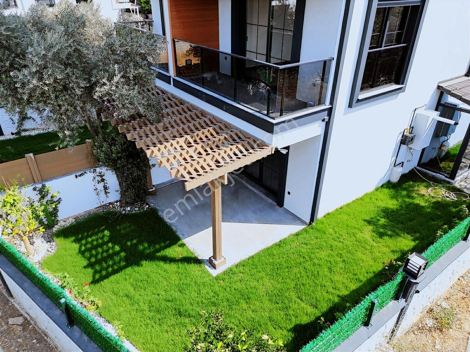 Q'zen Den Kemalpaşa Mahallesinde Geniş Lüks Sıfır 4+1 Villa - Görsel 4