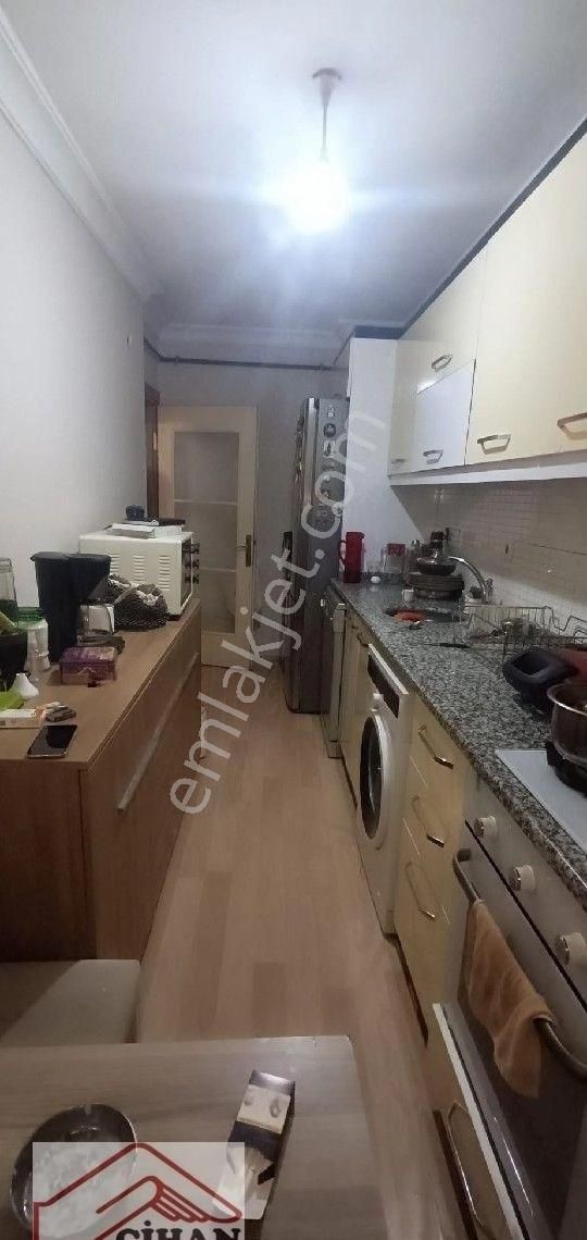 Şirinevler De 10 Yıllık Bina Da Yüksek Giriş Daire - Görsel 2