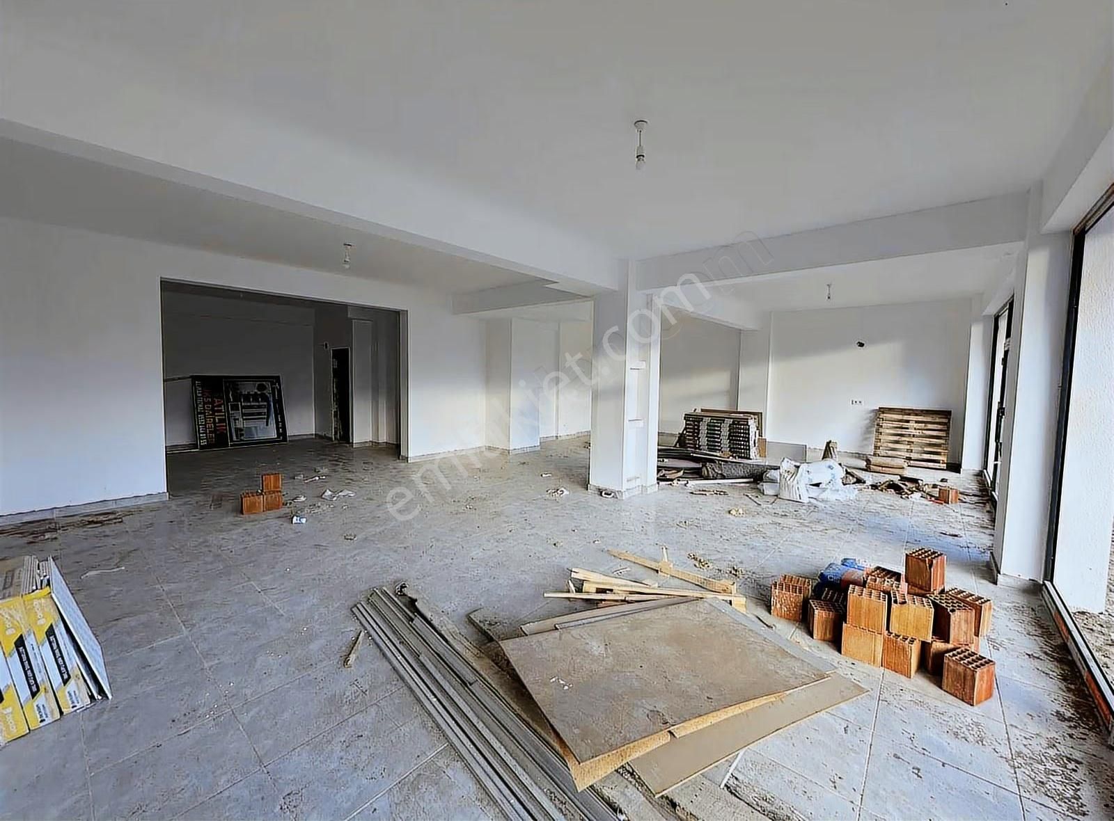 Öz-emmax Dan İstasyon Caddesinde 113m2 Kiralık Dükkan - Görsel 8