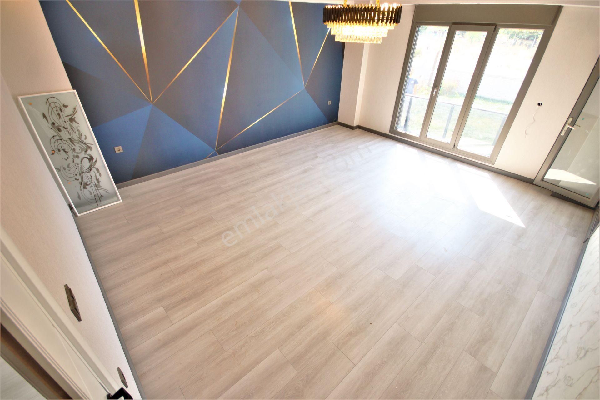 Aygülden Edremit'de Site İçi Ayrı Mutfak Ebeveyn Banyolu Havuzlu 4+1 Bağımsız Satılık Müstakil Villa - Görsel 10