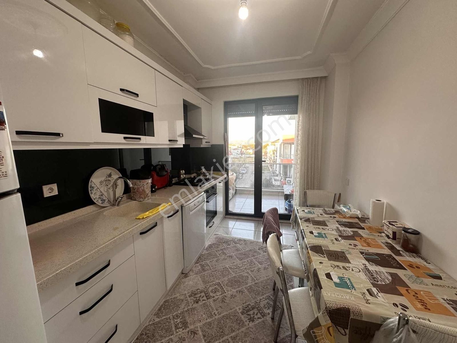 Greenpark Sitesinde 3+1 Ebeveyn Banyolu Geniş Ferah Daire - Görsel 2