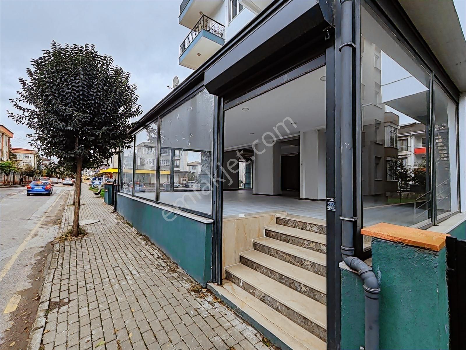 Dere Mahallesinde Yalova Üniversitesi Karşısında Kiralık Dükkan