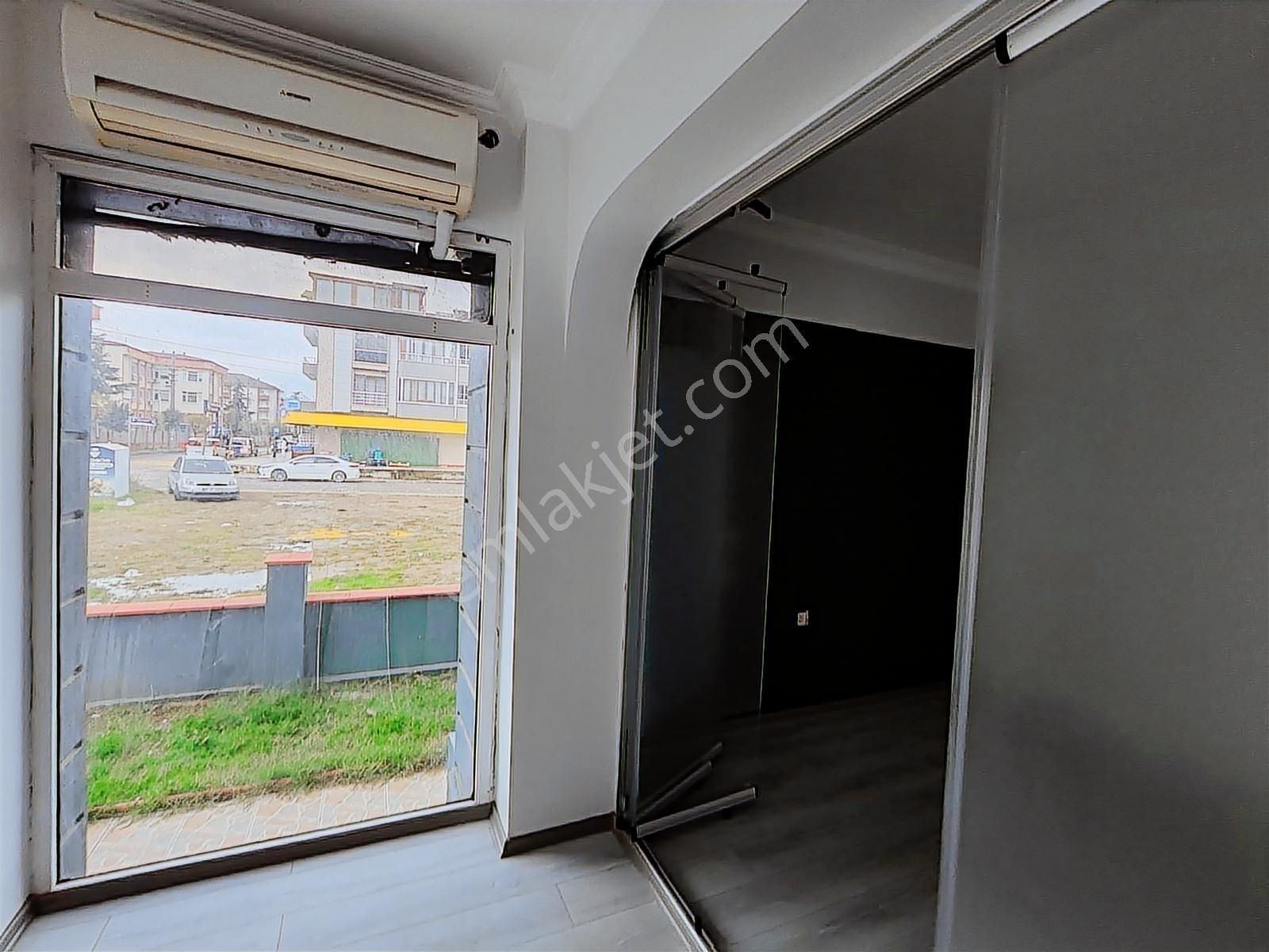 Dere Mahallesinde Yalova Üniversitesi Karşısında Kiralık Dükkan - Görsel 13