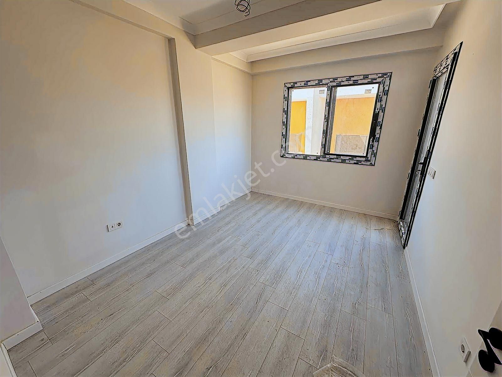 Denize Yakın Konumda Bahçeli İskanlı Manzaralı Sıfır Villa - Görsel 21