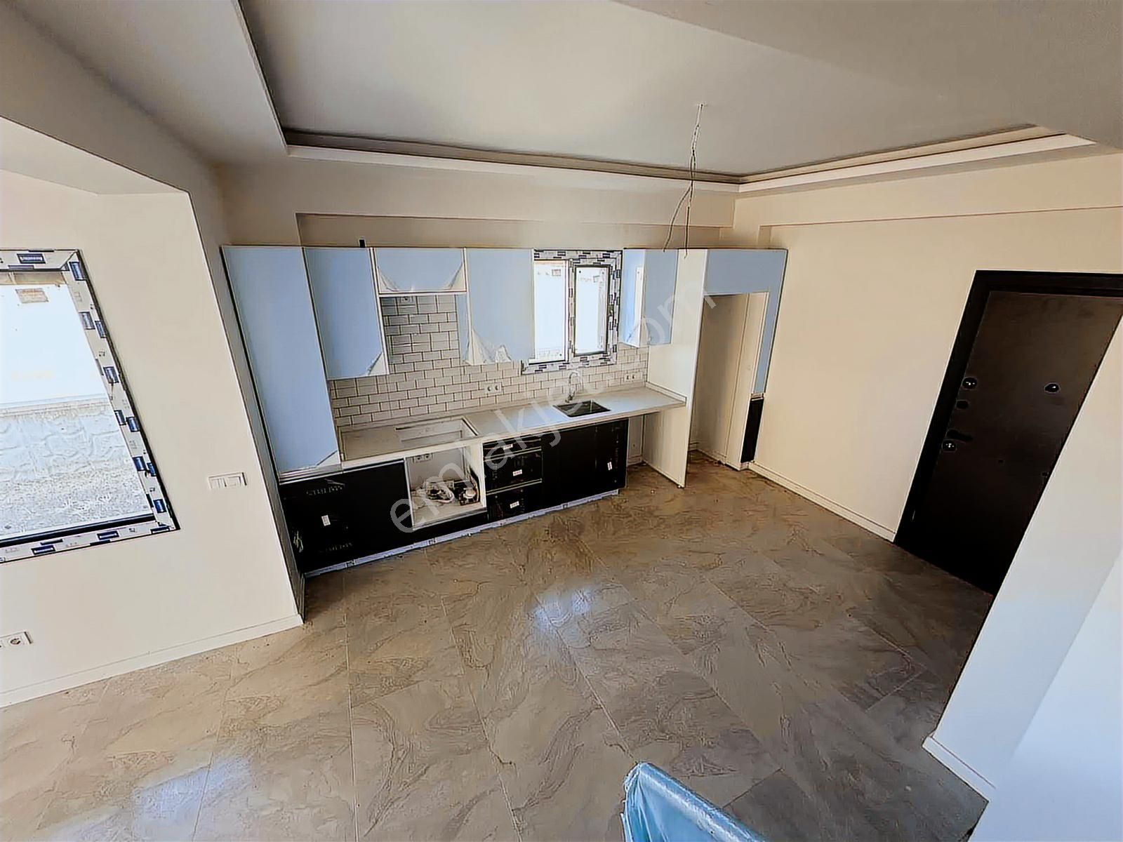 Denize Yakın Konumda Bahçeli İskanlı Manzaralı Sıfır Villa - Görsel 12