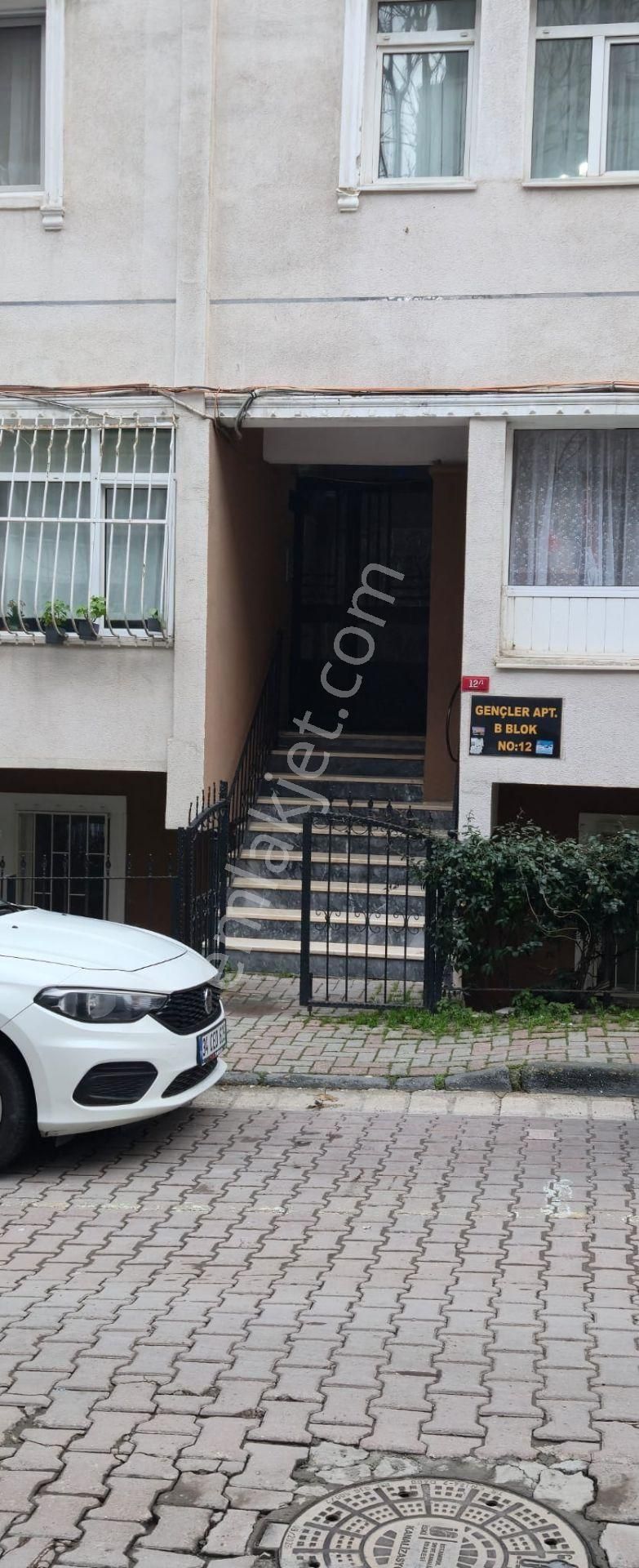 Avcılar Merkez Mahallesi Demir Sokakta Kiralık 2+1 Daire - Görsel 2