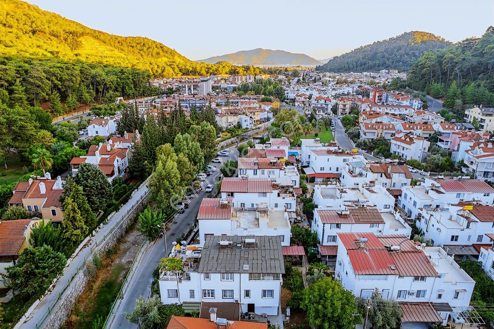 Cb Marina'dan Yenilenmiş Geniş Yaşam Alanları Olan 4+1 - Görsel 33