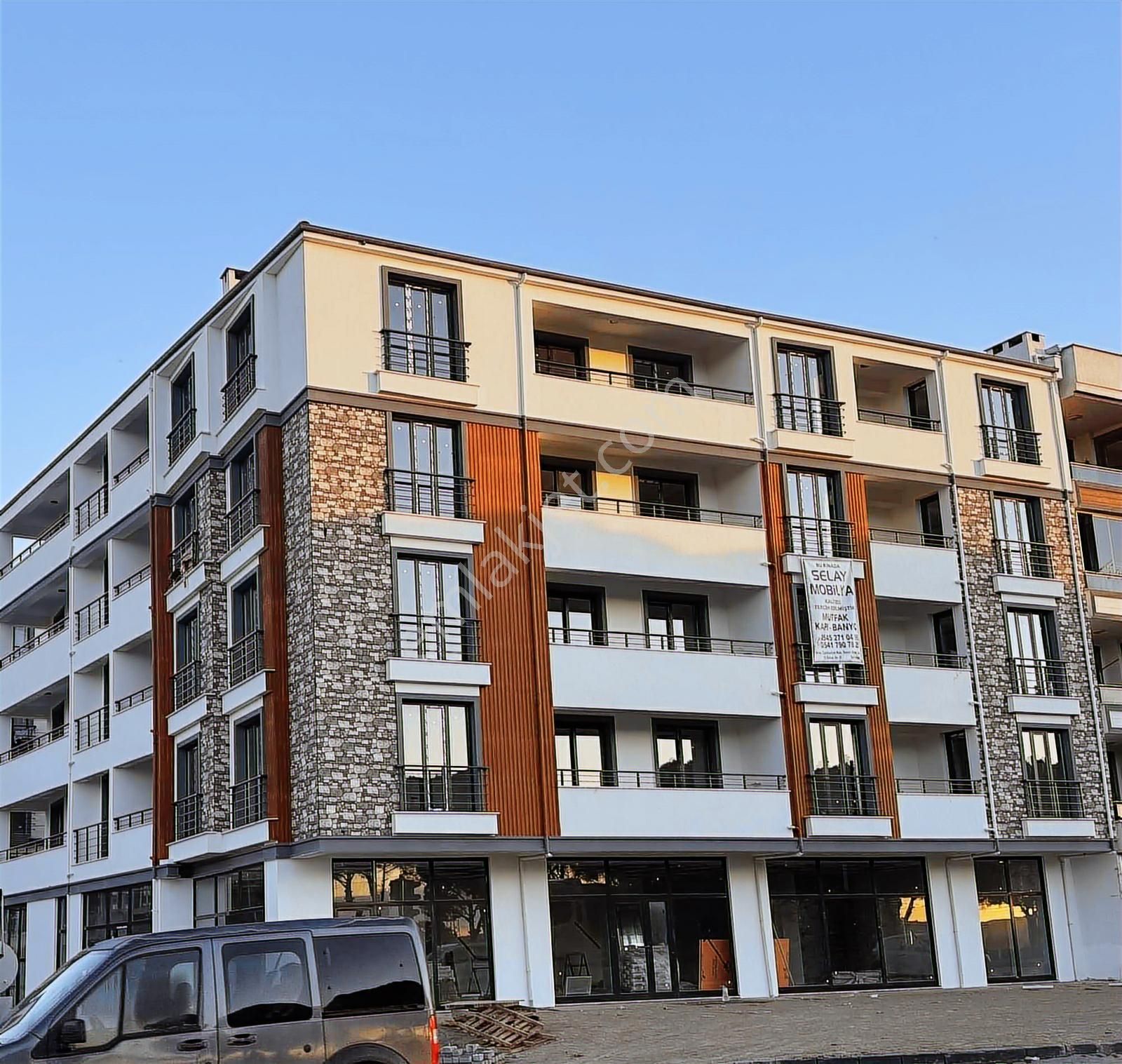 Cadde Üzerinde Manzaralı Kaliteli Lüx 2+1 Satılık Kaliteli Daire - Görsel 4