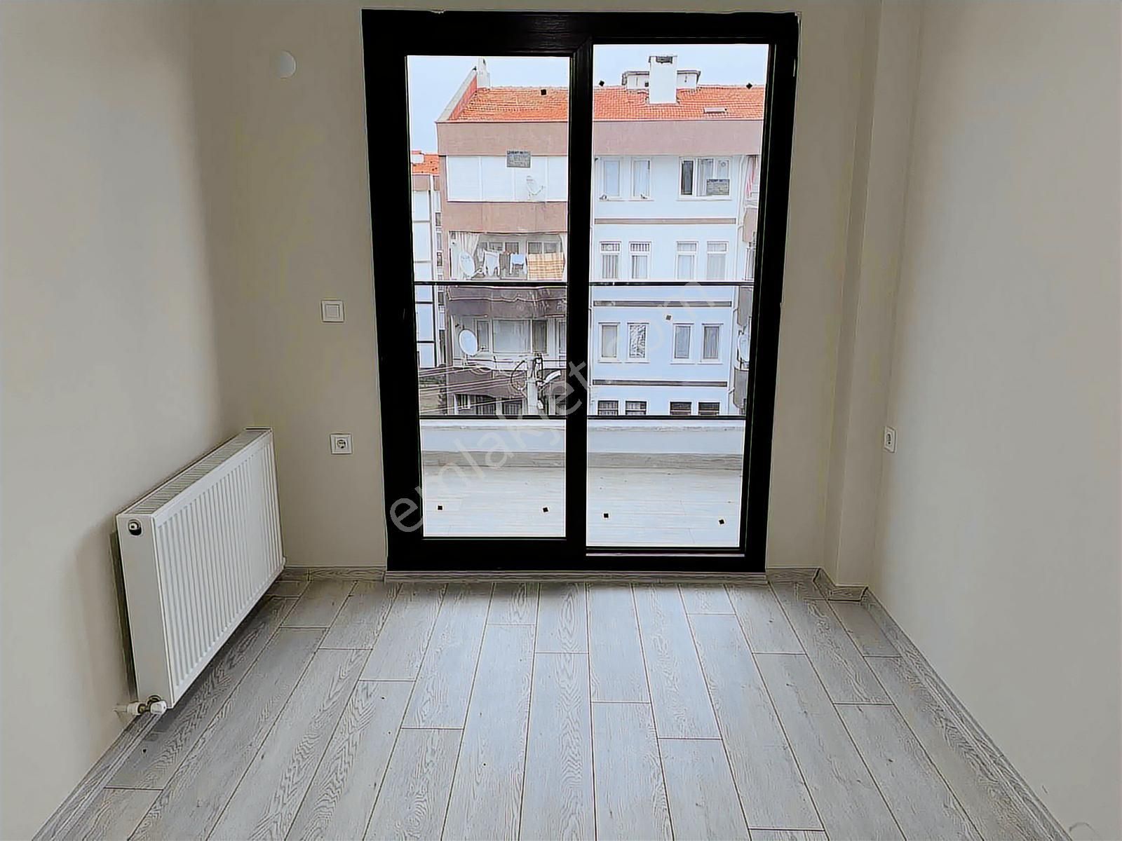 Gömeçte Merkezde Arakat Asansörlü Kalite 1+1 Eşsiz Daire - Görsel 10