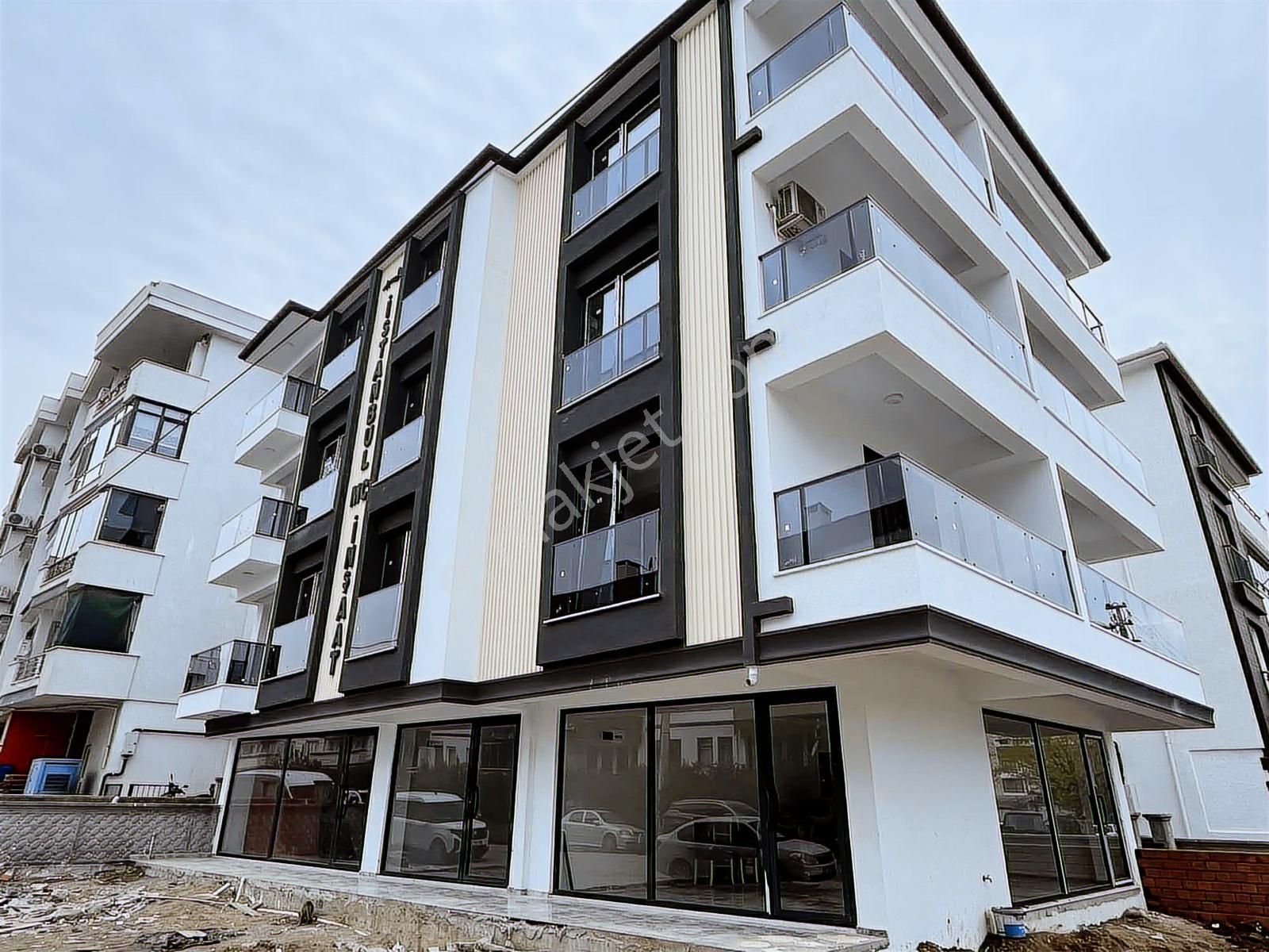 Gömeçte Merkezde Arakat Asansörlü Kalite 1+1 Eşsiz Daire