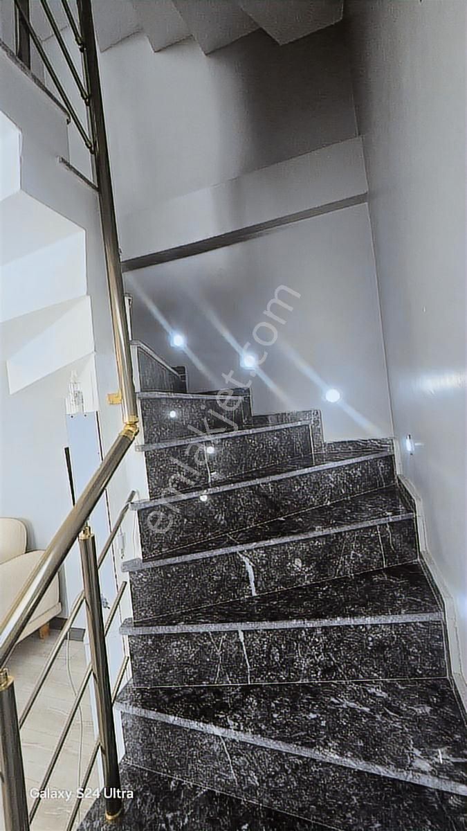 Tuğra'dan Yenilik'de Doğazlı 3+1 Eşyalı İskanlı Satılık Villa - Görsel 13