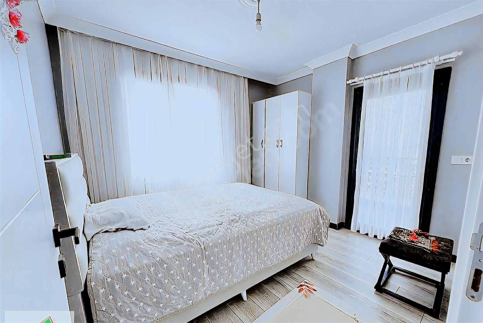 Tuğra'dan Yenilik'de Doğazlı 3+1 Eşyalı İskanlı Satılık Villa - Görsel 2