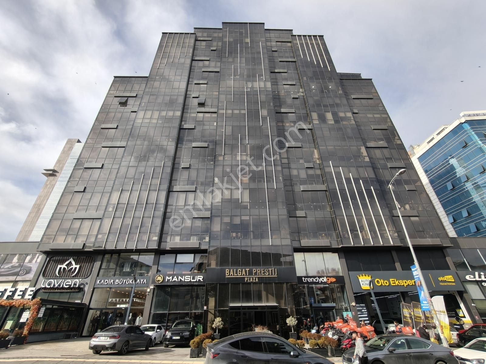 Balgat Prestij Plazada/manzaralı/natamam/ofis/155 M2 Net