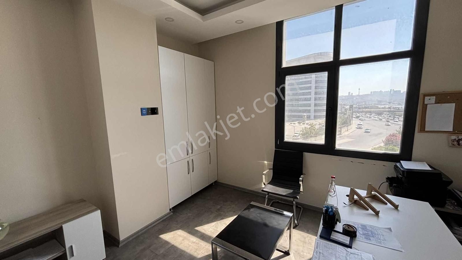 E-5 Karayolu Üzeri 2 Katlı Kiralık 350 M2 Ofis Ve İşyerleri - Görsel 9