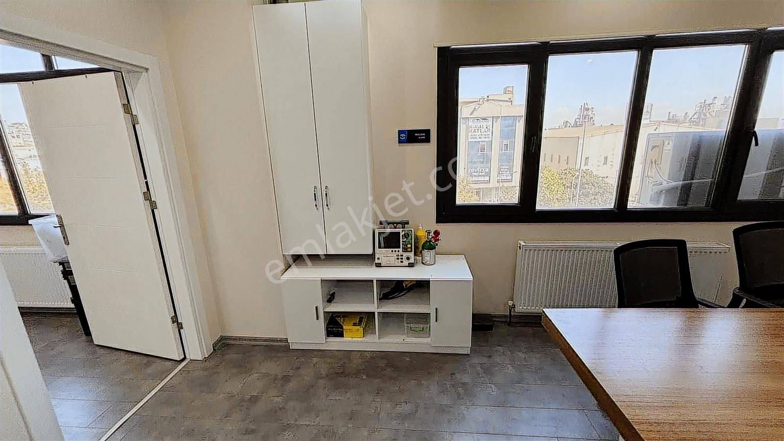 E-5 Karayolu Üzeri 2 Katlı Kiralık 350 M2 Ofis Ve İşyerleri - Görsel 33