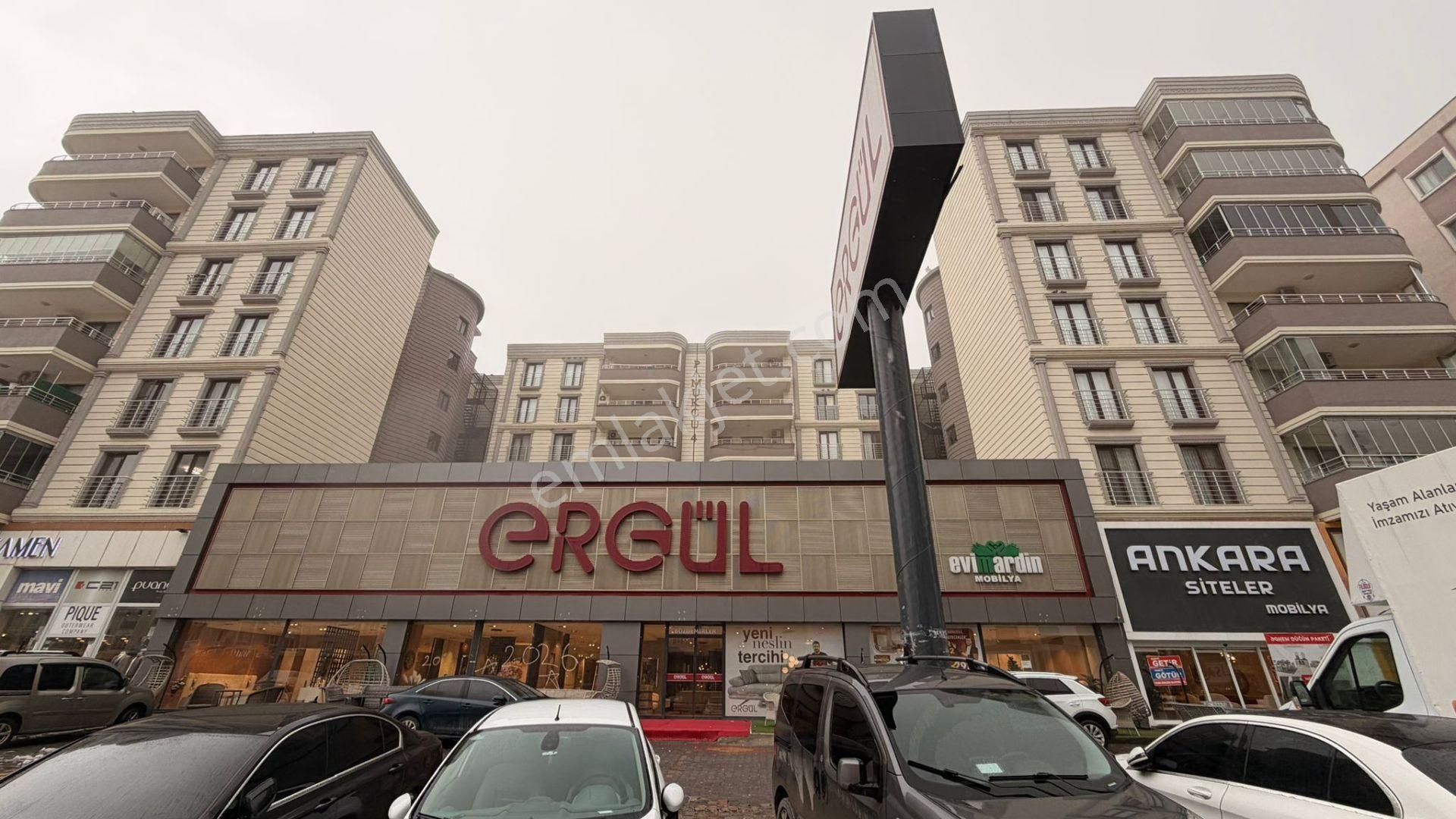 Barak Emlak'tan Ana Cadde Üzeri Satılık 4+1 Daire