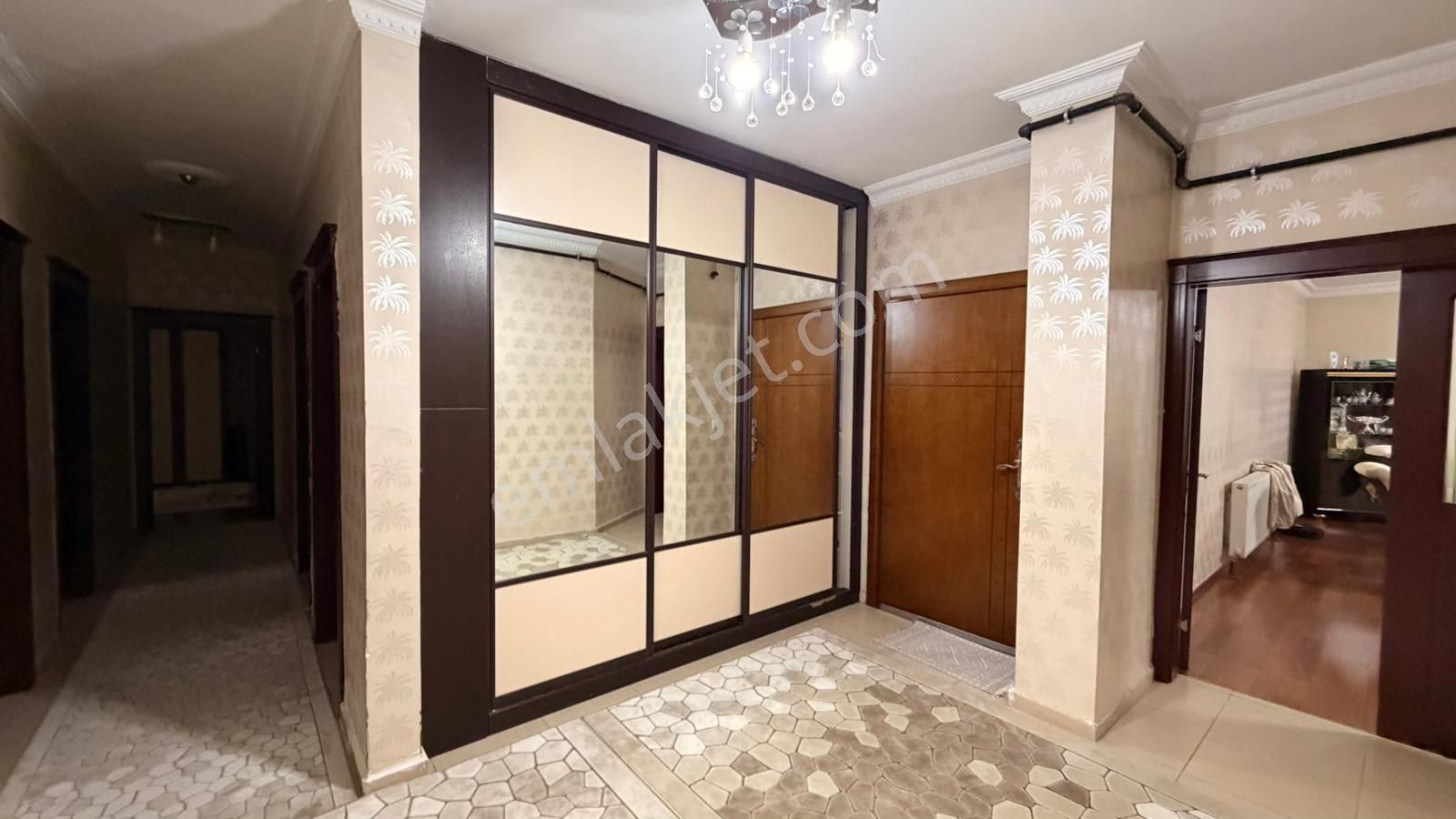 Barak Emlak'tan Ana Cadde Üzeri Satılık 4+1 Daire - Görsel 27