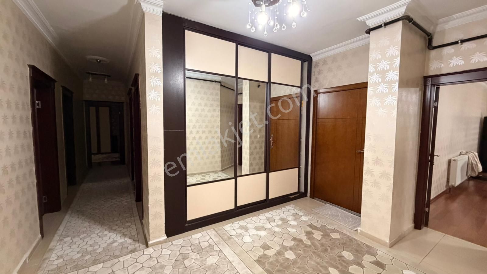 Barak Emlak'tan Ana Cadde Üzeri Satılık 4+1 Daire - Görsel 23