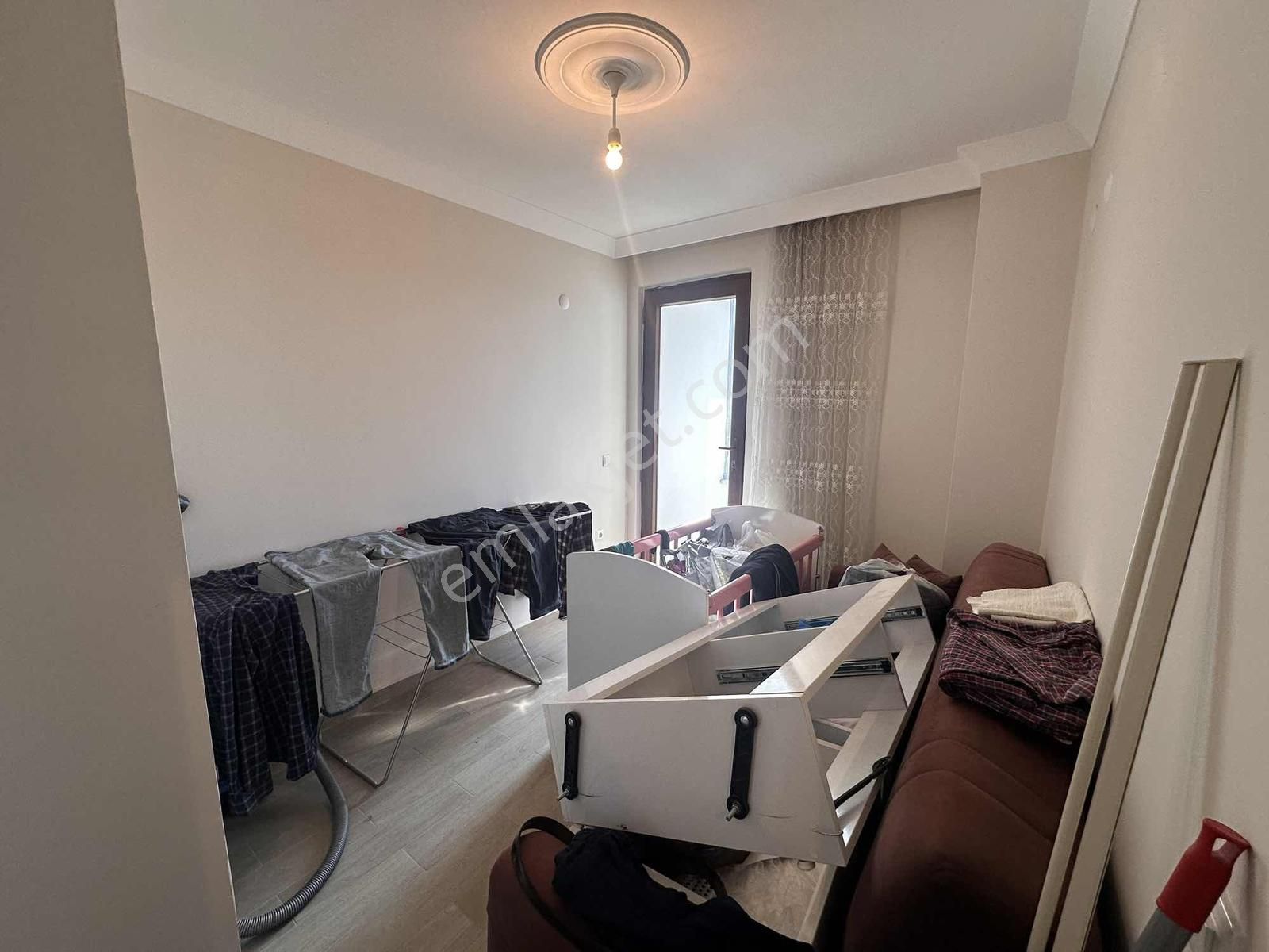 Cadde Üzerinde Deniz Manzaralı Geniş Ferah Kaliteli 2+1 Daire - Görsel 12