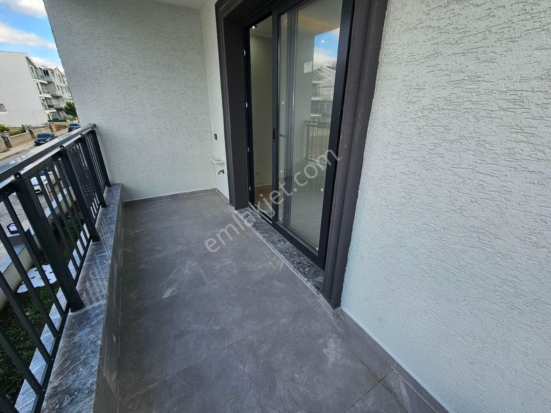 Didim Efeler Mahallesinde Satılık Ara Kat - Görsel 3