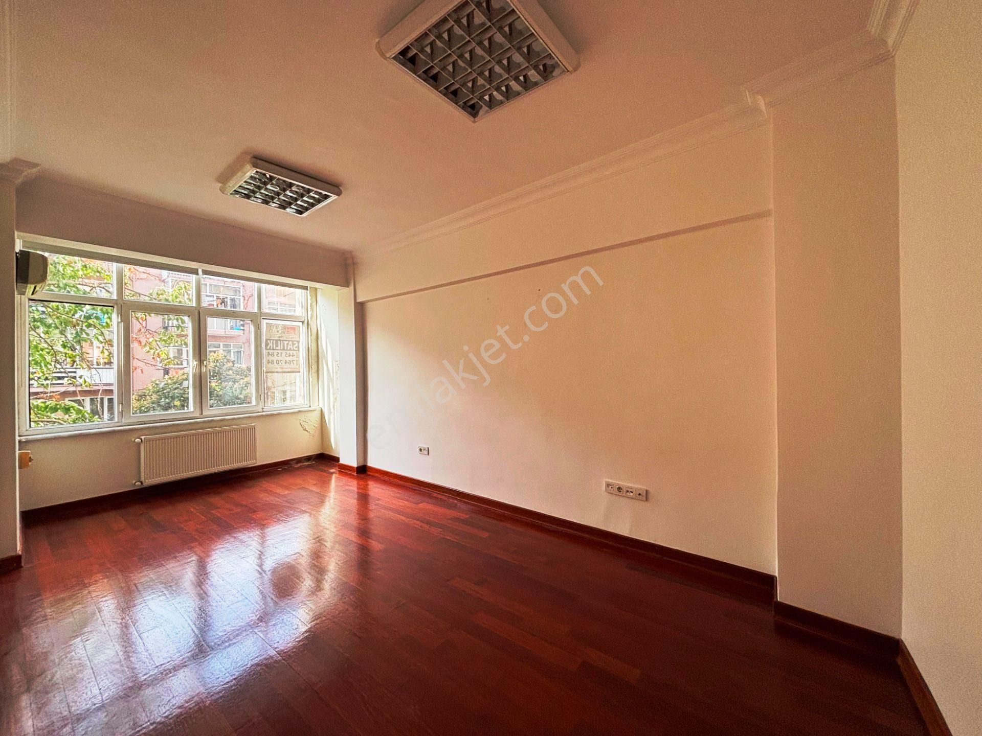 Kadıköy Tramvay Cad.95m2 Tabela Değeri Yüksek 1.kat Satılık Ofis - Görsel 9