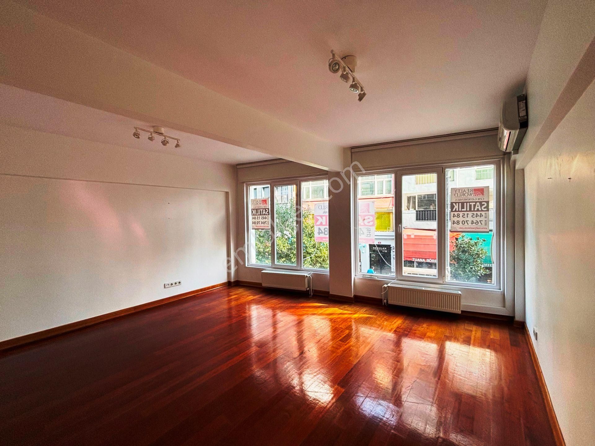 Kadıköy Tramvay Cad.95m2 Tabela Değeri Yüksek 1.kat Satılık Ofis - Görsel 3