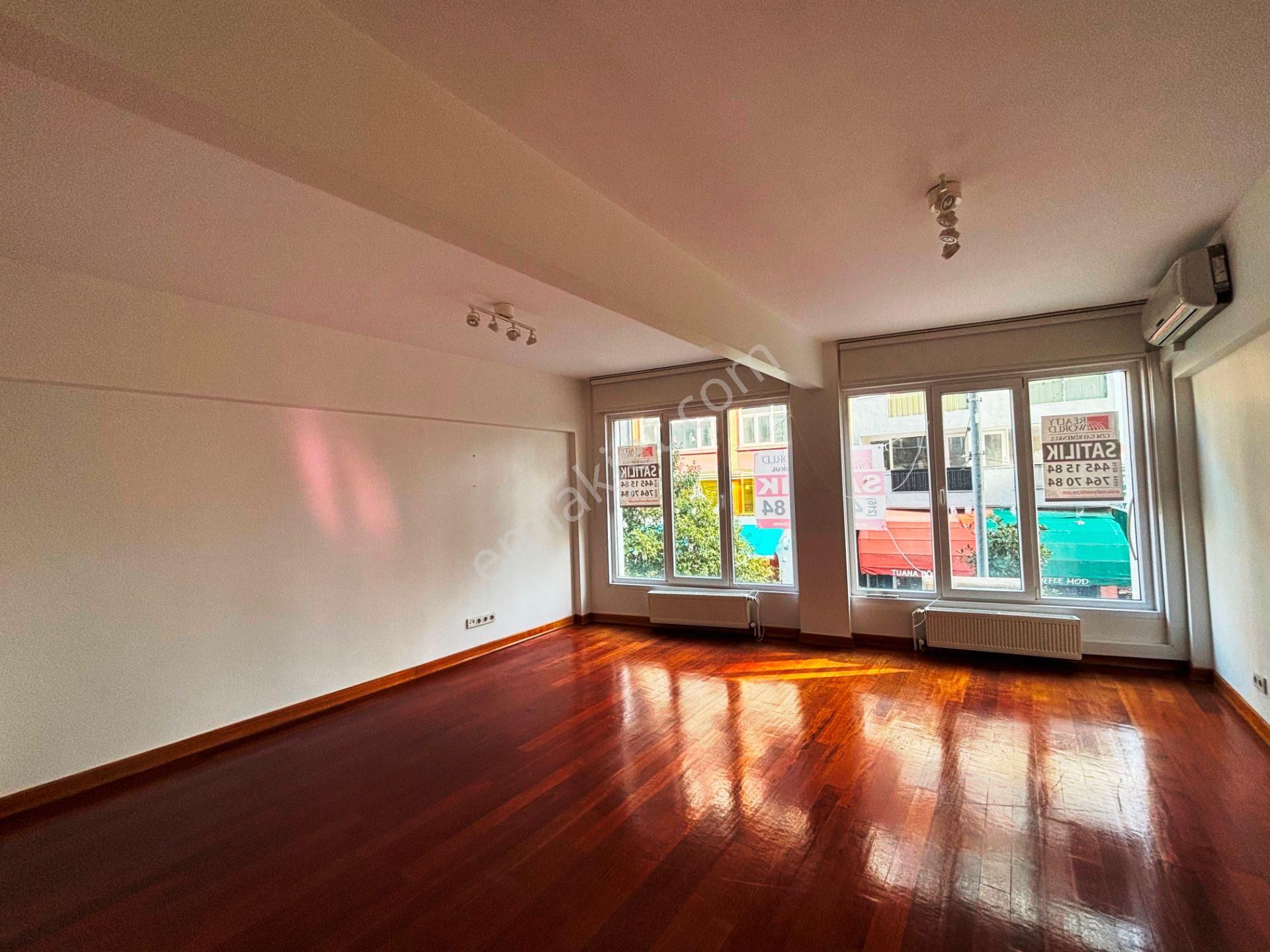 Kadıköy Tramvay Cad.95m2 Tabela Değeri Yüksek 1.kat Satılık Ofis - Görsel 2