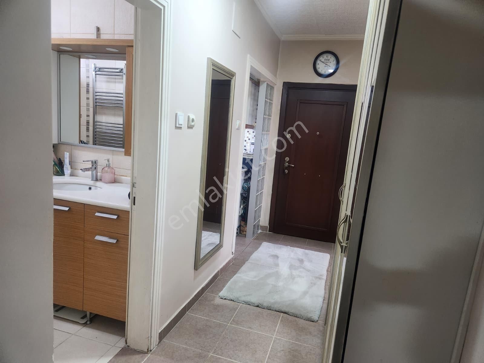 Ataköy 4.kısım To Blokta Bakımlı Üst Kat 2+1 Satılık - Görsel 15