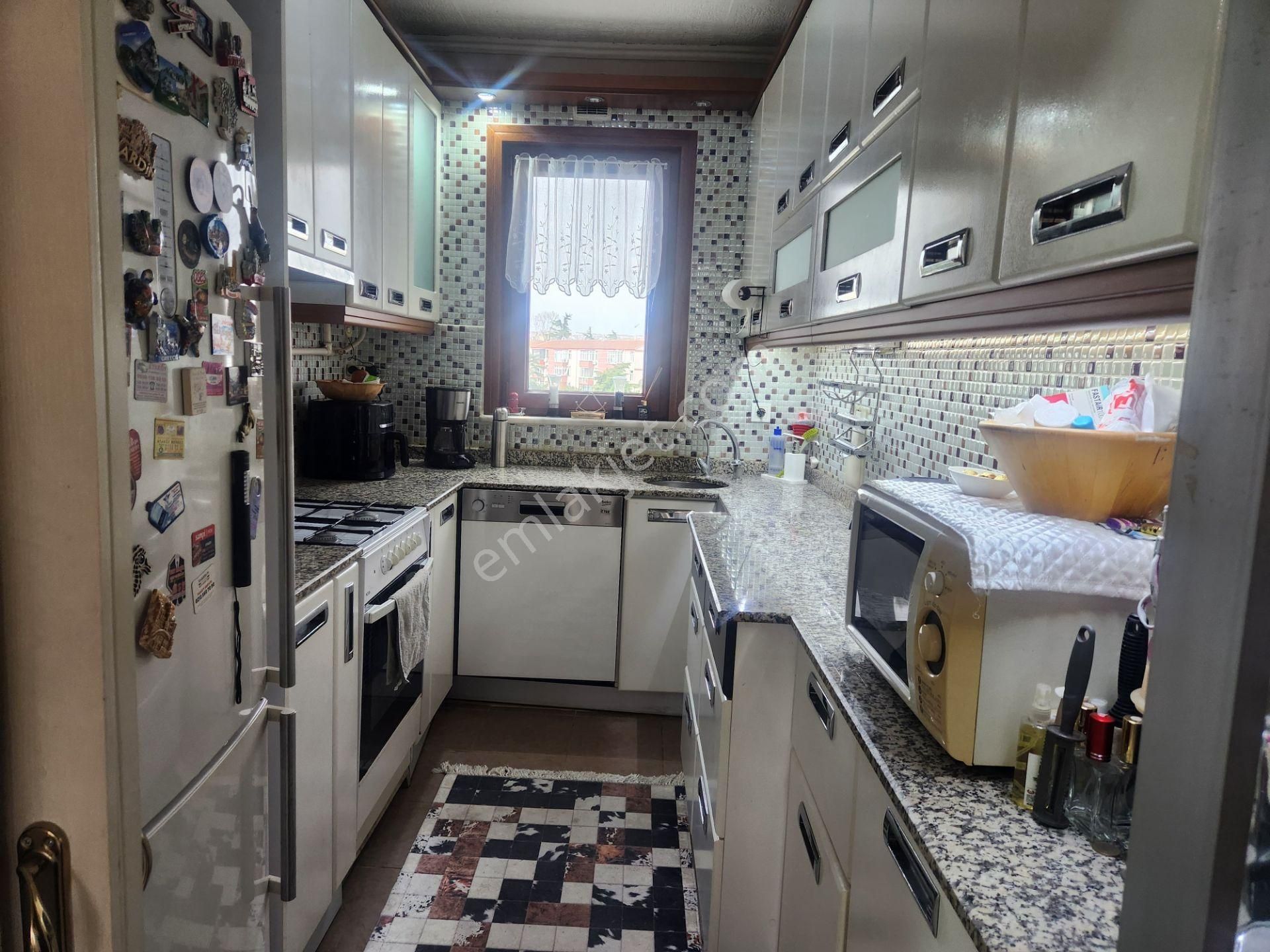Ataköy 4.kısım To Blokta Bakımlı Üst Kat 2+1 Satılık - Görsel 12