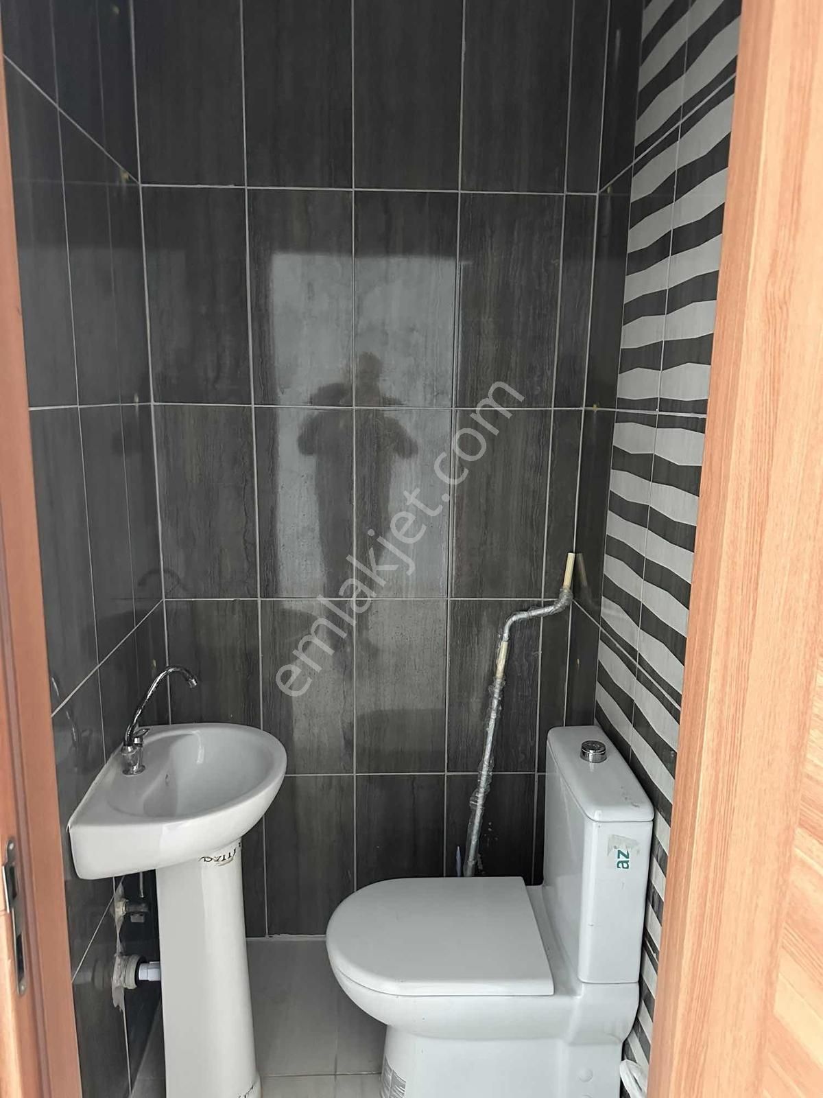 Cadde Üzerinde 45 M2 Geniş Hareketli Bölgede Kiralık İşyeri - Görsel 8