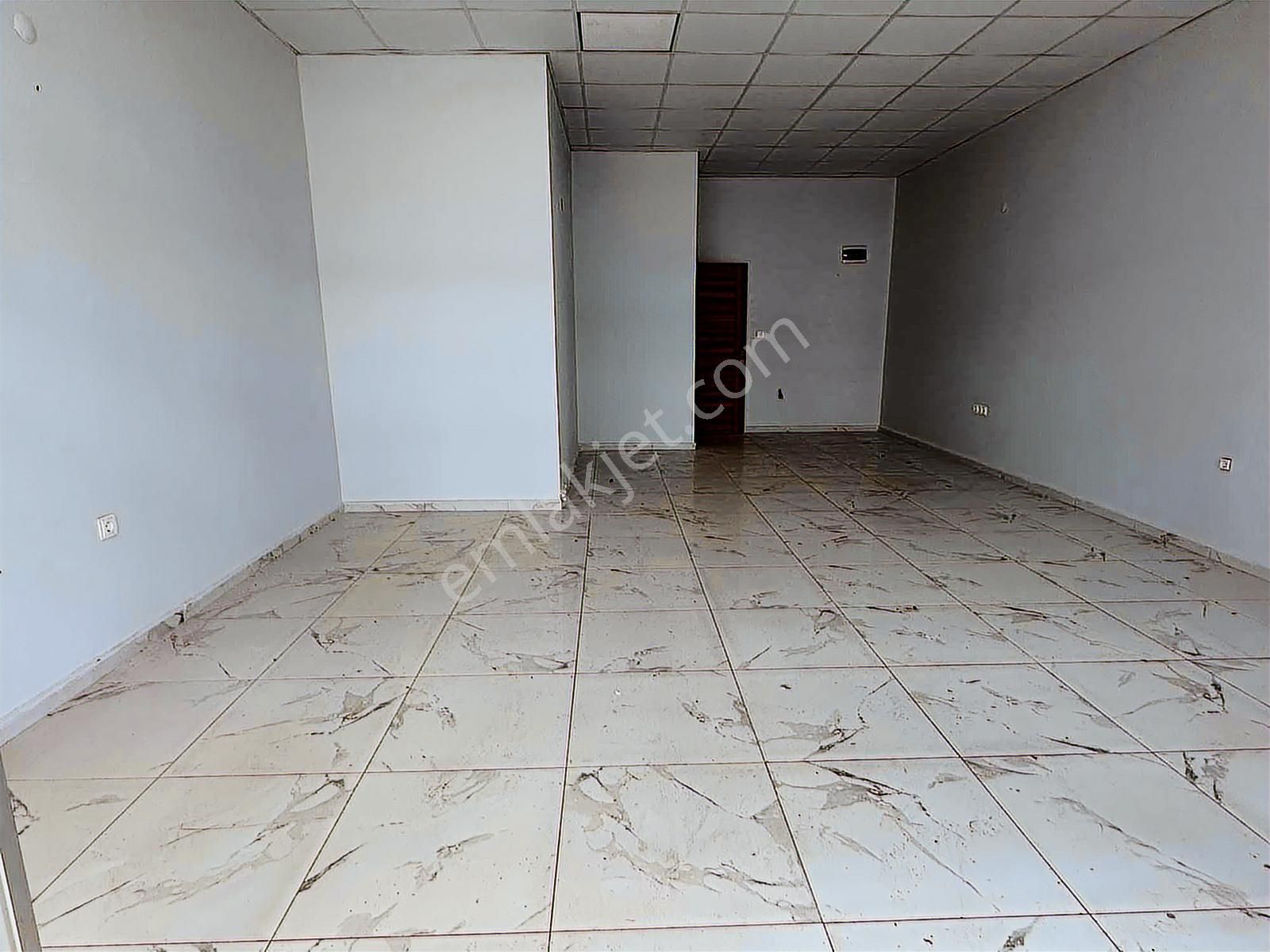 Cadde Üzerinde 45 M2 Geniş Hareketli Bölgede Kiralık İşyeri - Görsel 9