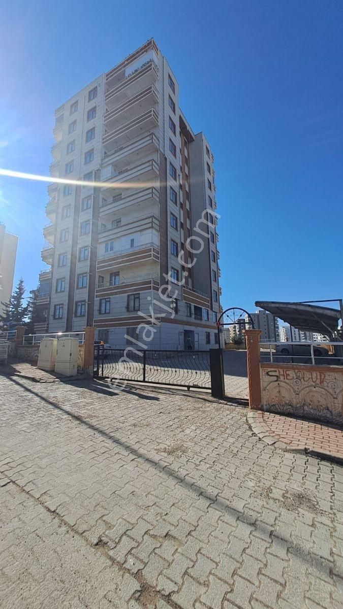 Nf Emlaktan Satılık Doğukentte 3+1