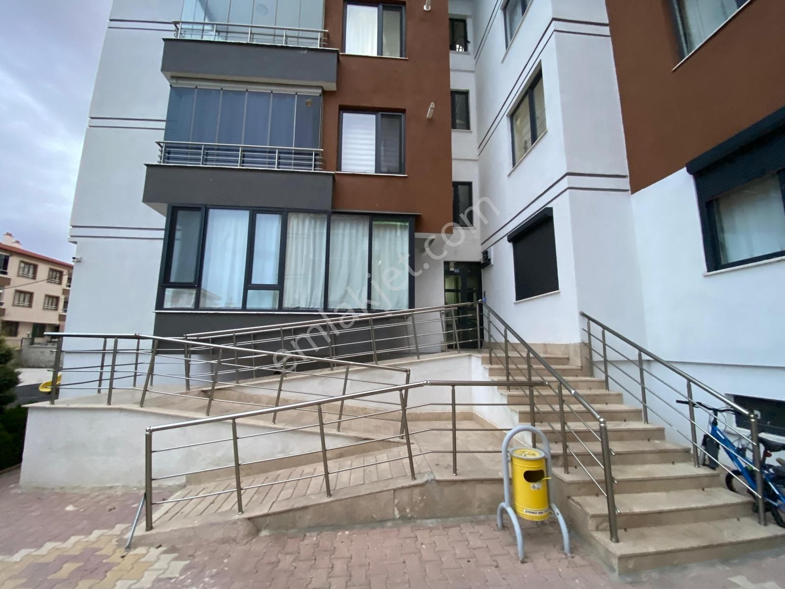 Ahmet Yesevi Cad. Yakını 3+1 Site İçi 5 Yıllık Bakıımlı Daire - Görsel 7